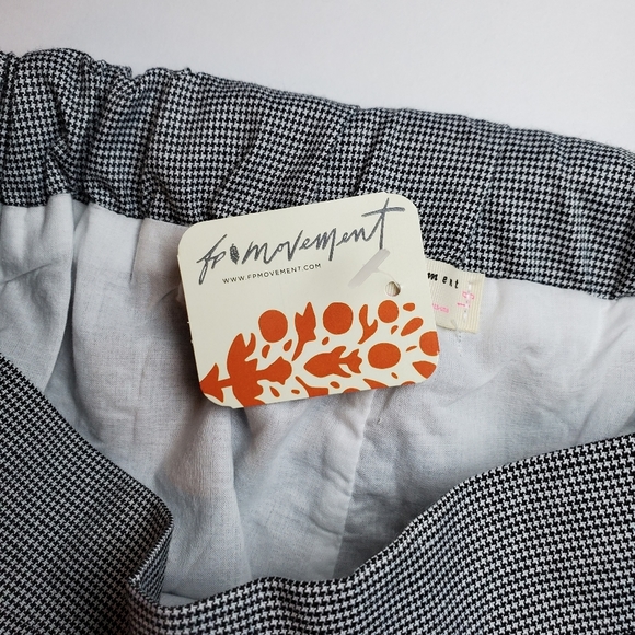 FP Movement by Free People Houndstooth Faux Wrap Skort Sz S - Picture 3 of 15